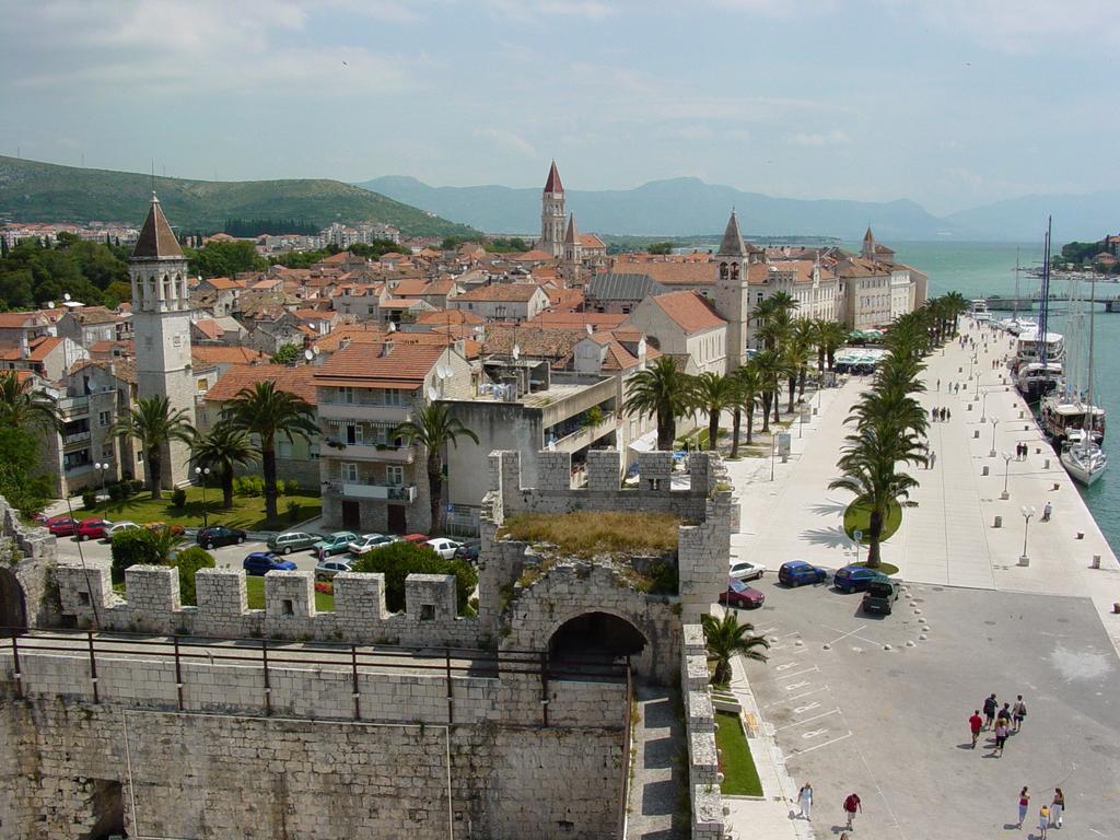 Apartment Fabijanko Oldtown Trogir Exterior photo