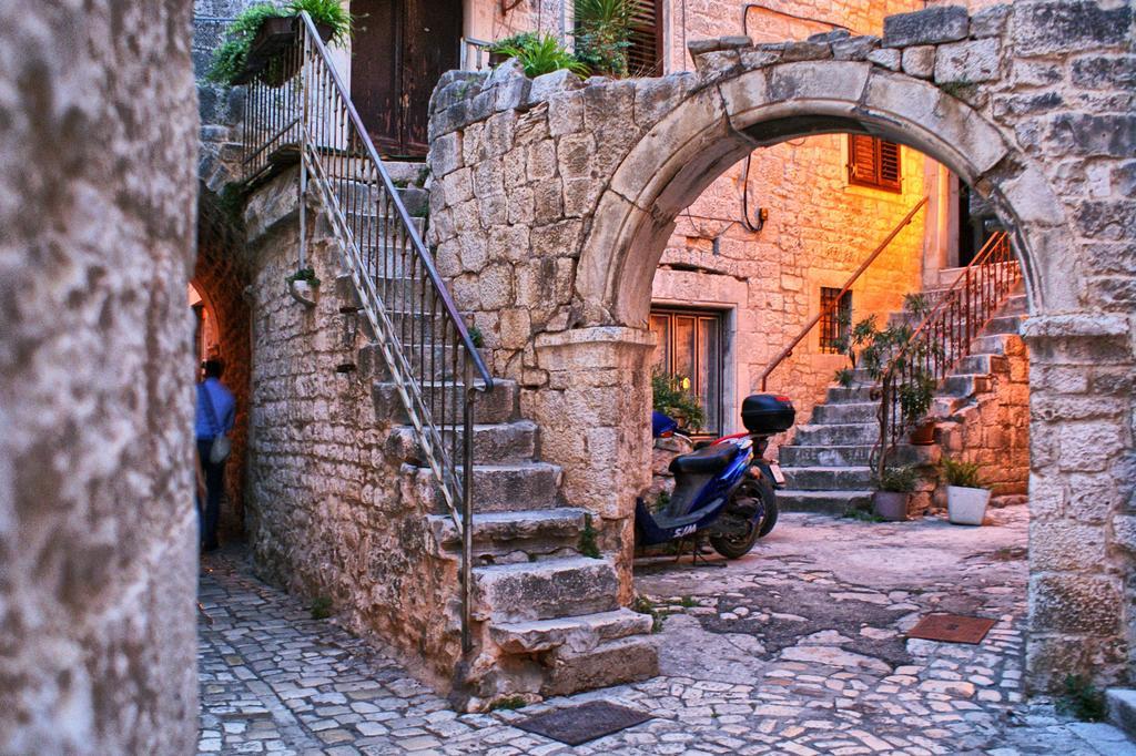 Apartment Fabijanko Oldtown Trogir Exterior photo
